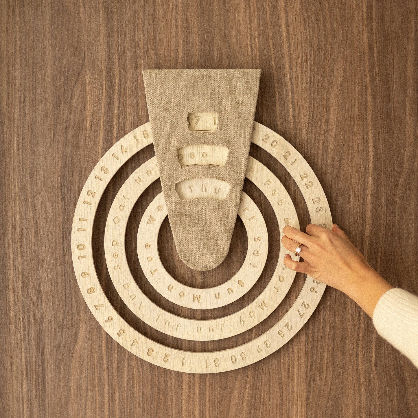 Calendario Órbita Wall Art