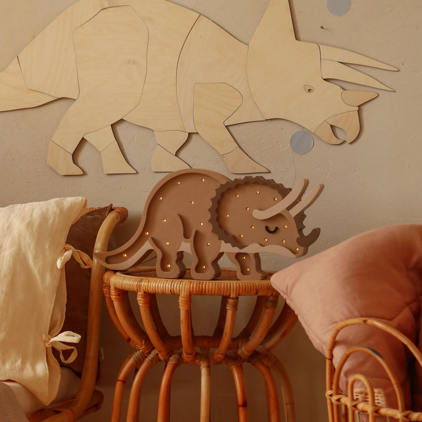 Lámpara Dino Triceratops