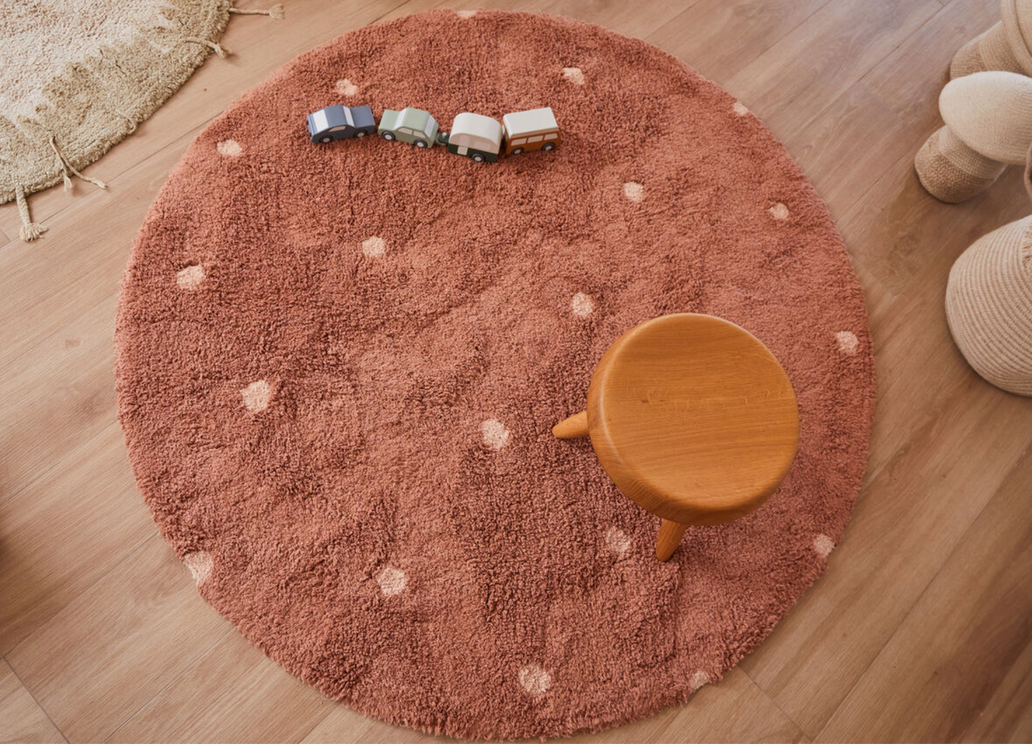 Tapete Dot Mushroom Hunt