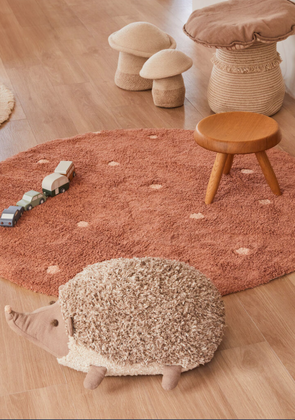 Tapete Dot Mushroom Hunt