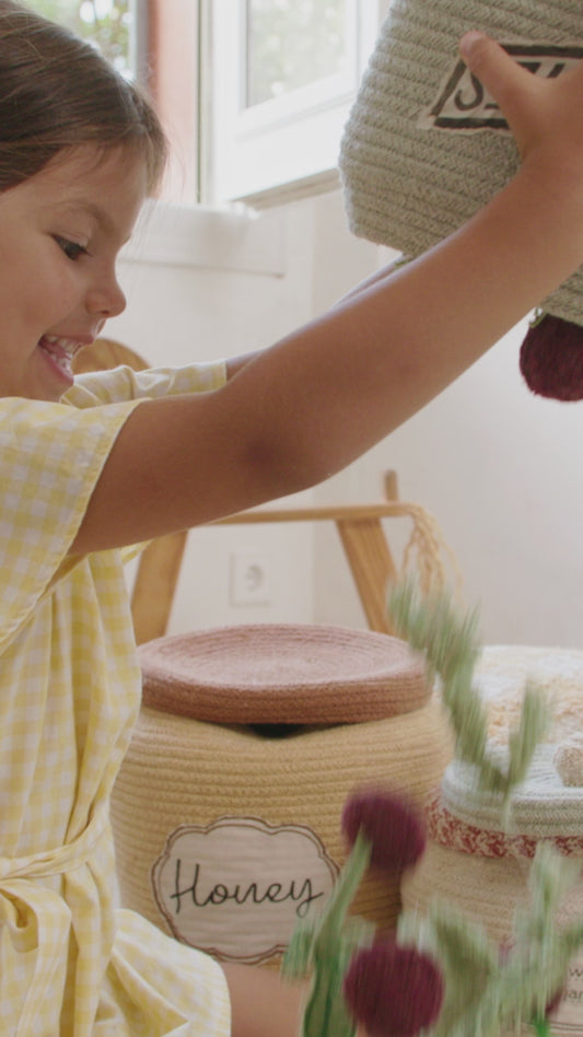 Canastas Play and Storage