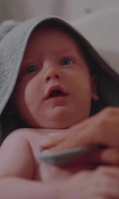 Video: Toalla bebé con capucha Rodrigo — Tenue Baby